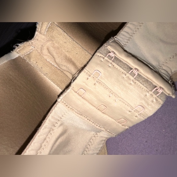 Strapless Nude Bra - Picture 3 of 6